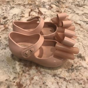 Size 5 toddler Mini Melissa
